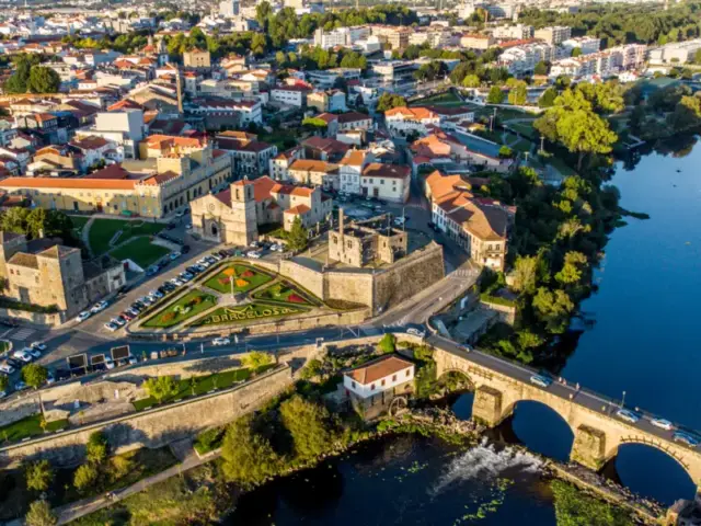 Private Full Day Guimaraes, Barcelos & Coast Tour